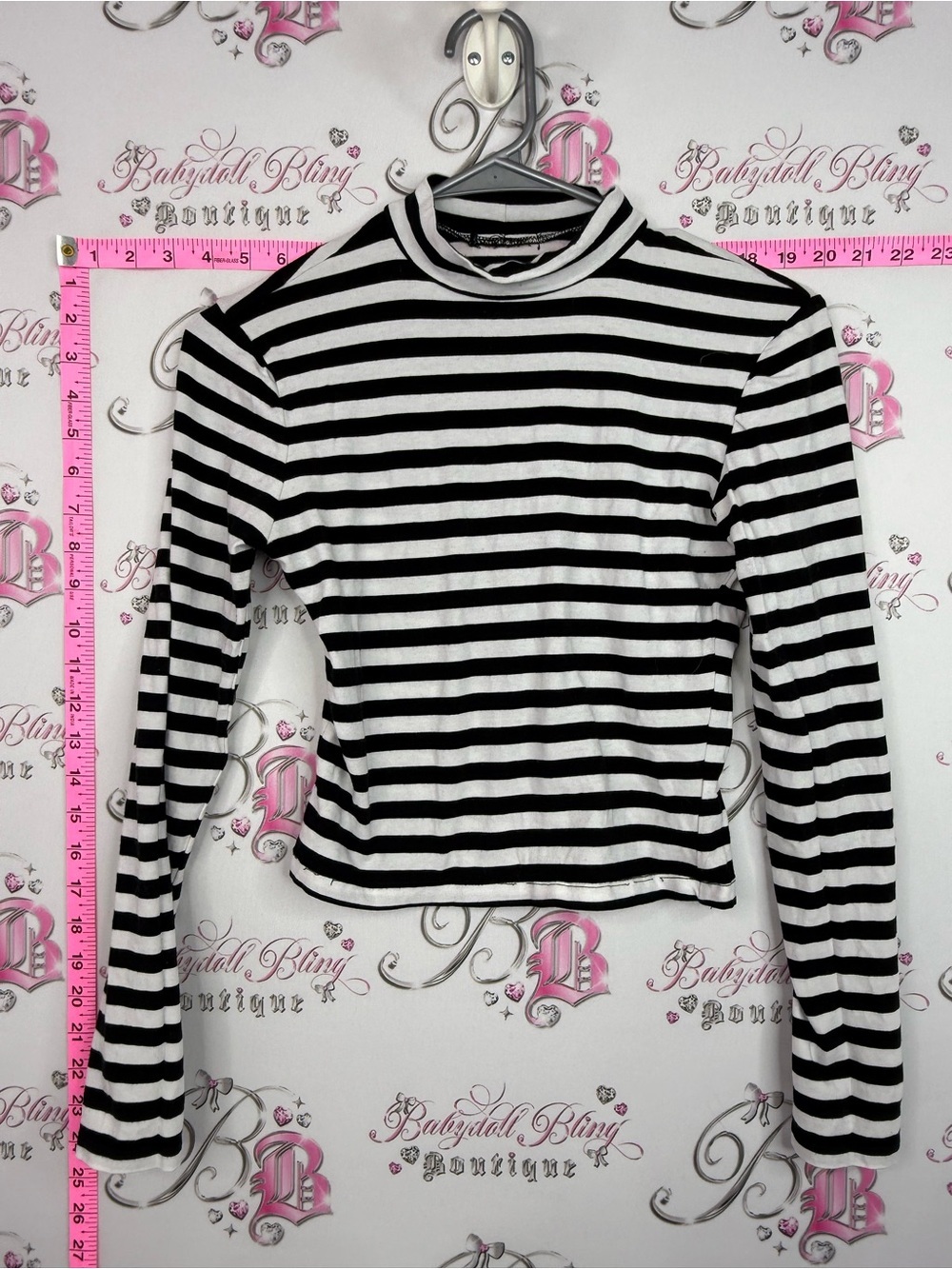 Long sleeve turtleneck Black & White Striped Long-Sleeve Mock Neck Top